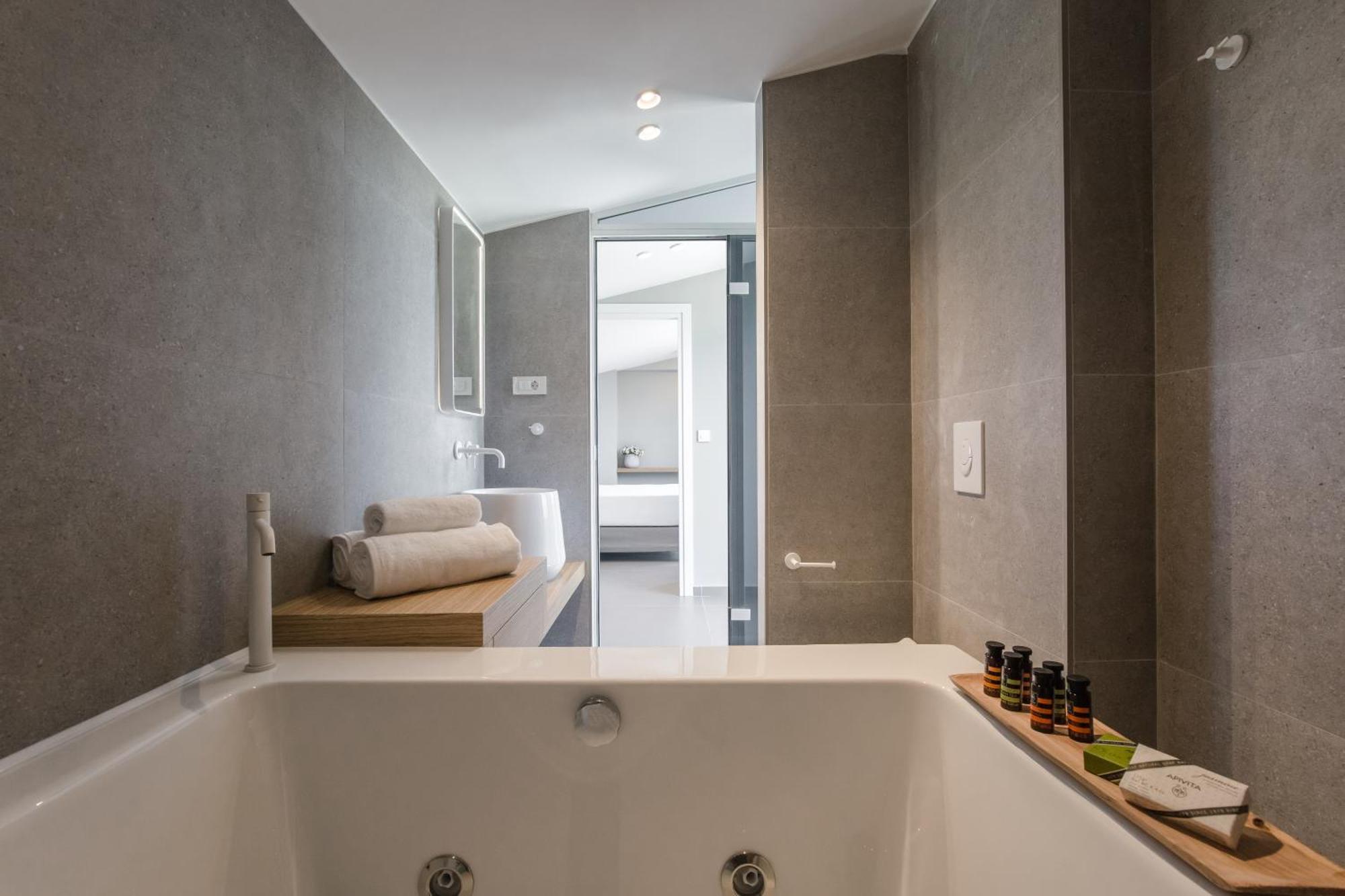 Noemie Luxury Suites Chania  Phòng bức ảnh